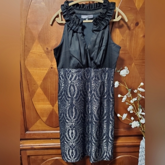 Cocktail Dress Black and Silver Lace with Ruffle Neckline size 14 - Picture 2 of 8